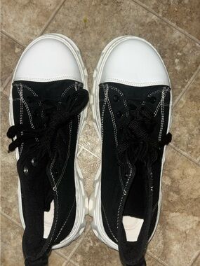 Unisex Chunky Platform Canvas High-Top Sneakers - Size 44 Woman’s 12.5